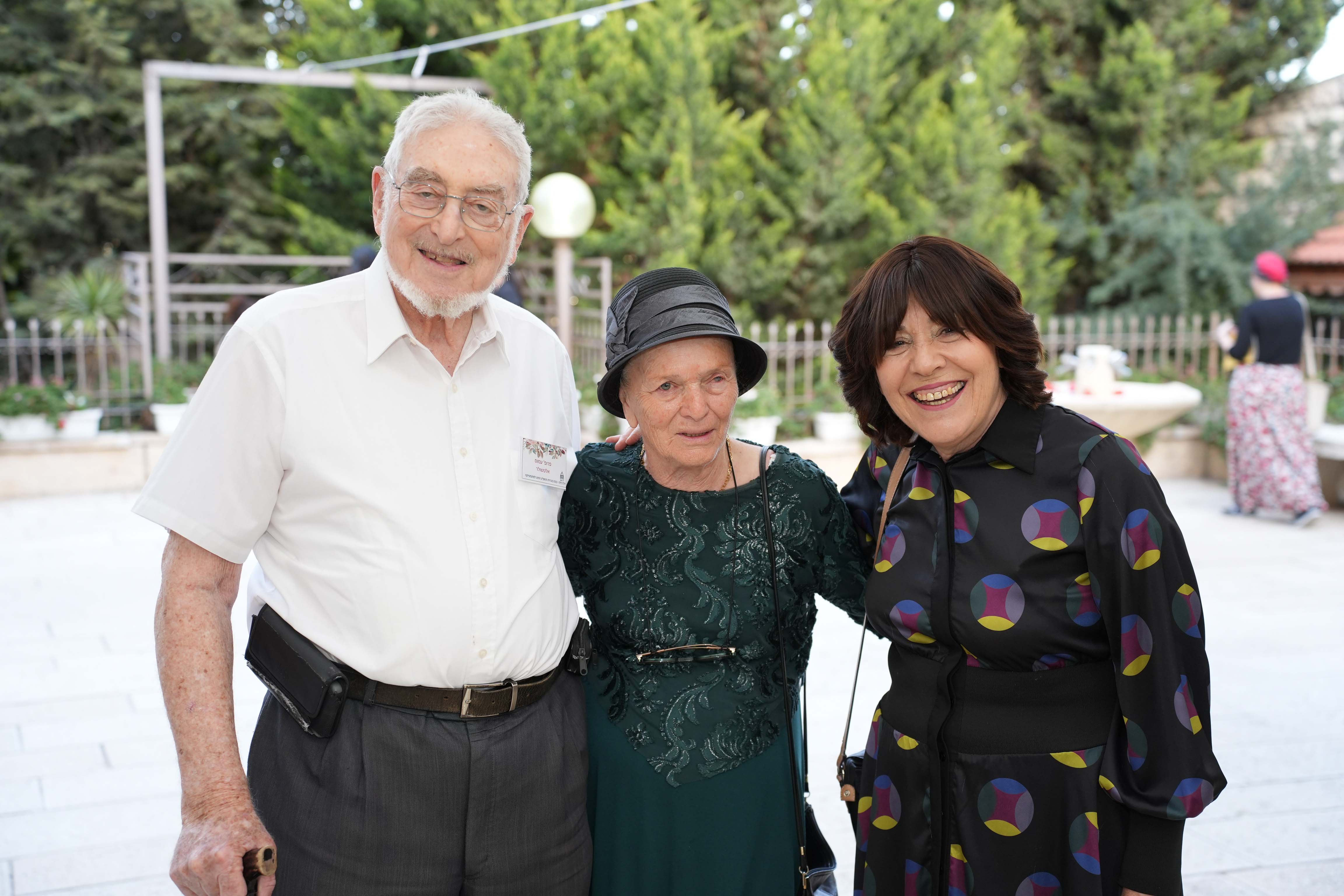 משתתפי הכנס עם ד"ר זיוה דויטש