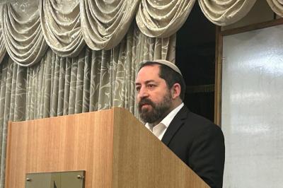 הרב אהרון כהן בהרצאה אודות אתגרי החינוך בדורינו